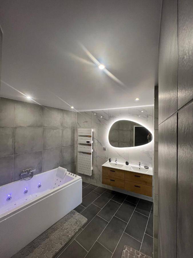 Gîte pour 5 personnes, avec vue ainsi que jardin et terrasse à Bourré - 4