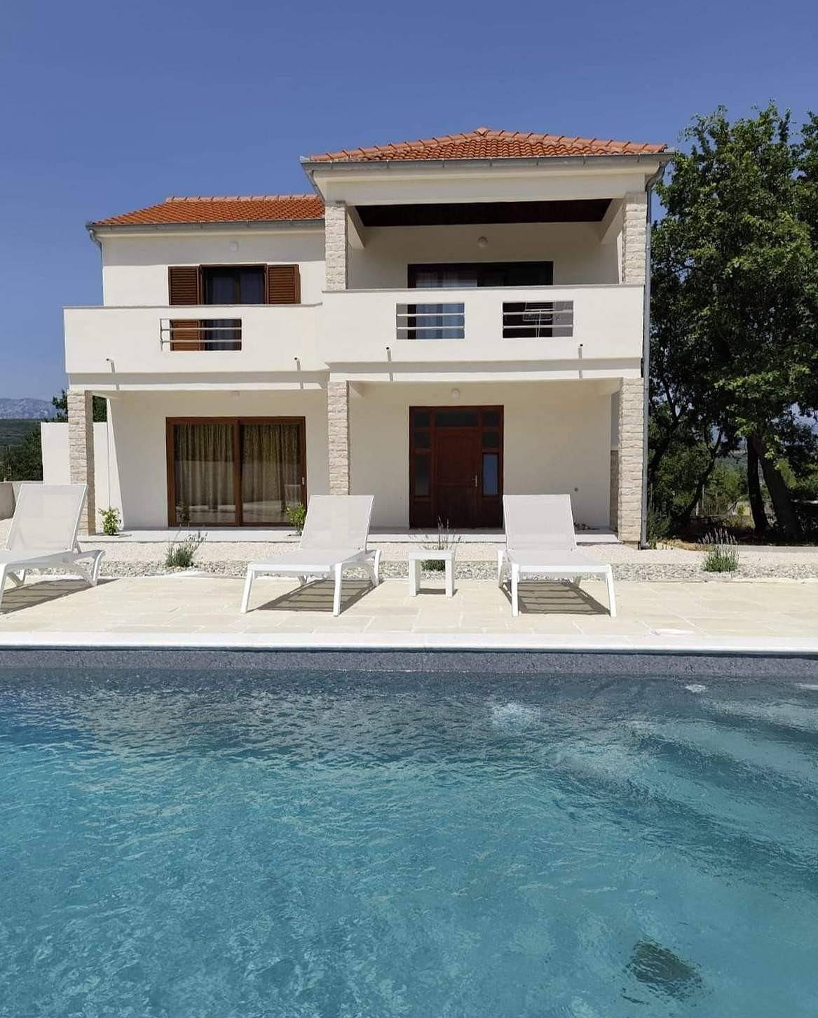 Comfortable and spacious house with terrace Posedarje, Novigrad K-23578 in Novigradsko More, Zadar
