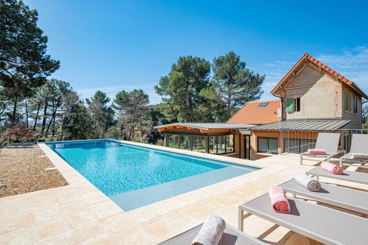 Location de vacances pour 8 personnes, avec piscine et jardin, animaux acceptés à Roussillon - 2