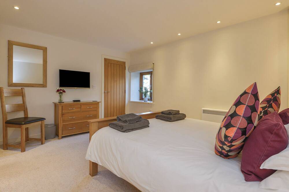 Old Armoury Barn, character holiday cottage in Ashburton in Ashburton, Dartmoor