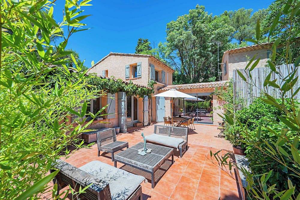 Casa–Bastide provençale Sainte-Victoire in Aix-en-Provence, Region de Aix-en-Provence