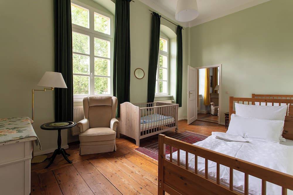 Apartamento entero, Romantic living in the manor house in the middle of Gut Mahndorf park in Halberstadt, Magdeburg Börde
