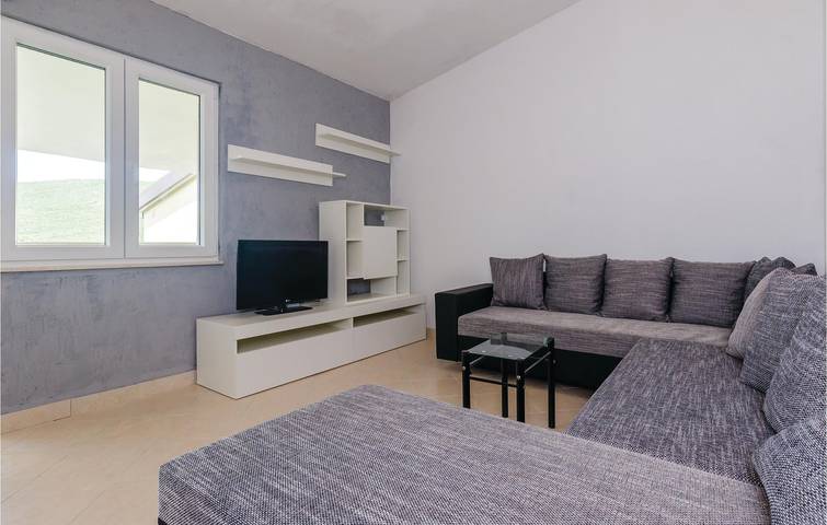 Ganze Ferienwohnung, Gemütlich, nur 1 km von der Küste entfernt: Moderne Wohnung mit Terrasse und Parkplatz in Ston in Ston, Dubrovnik-Neretva