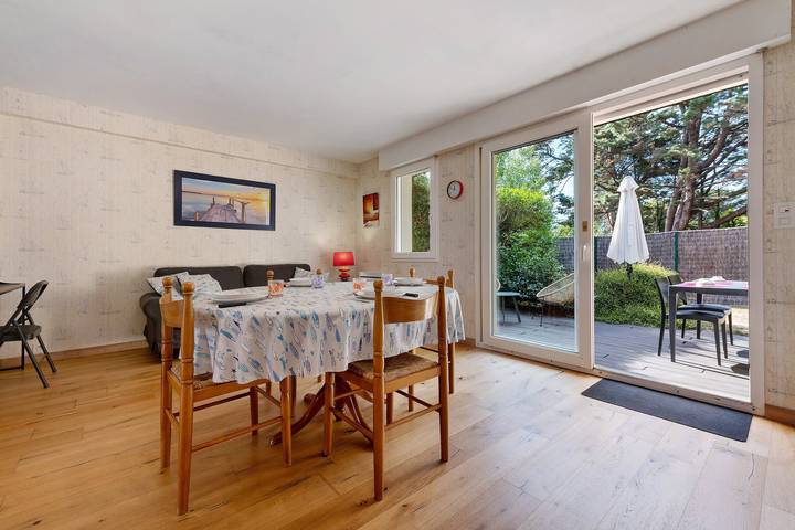 Gîte "La Petite Maison Jaune" con terrazza e giardino sull’Île-aux-Moines in Ile-aux-Moines, Côte des Mégalithes