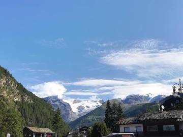 Gîte pour 4 personnes, avec jardin et vue, animaux acceptés à Champoluc