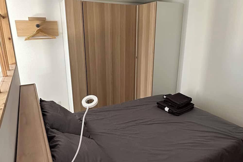 Entire apartment, Studio in the South of France, 5 minutes from Uzès in Saint Quentin la Poterie in Saint-Quentin-la-Poterie, Nimes region