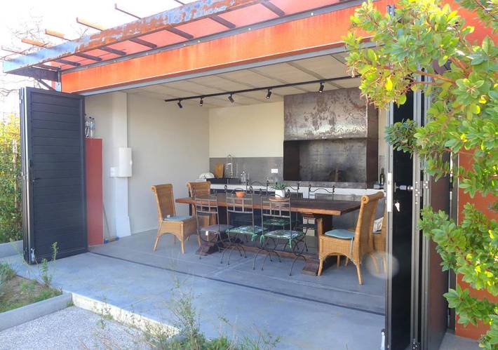 Gîte pour 4 personnes, avec piscine ainsi que vue et terrasse à Trouillas