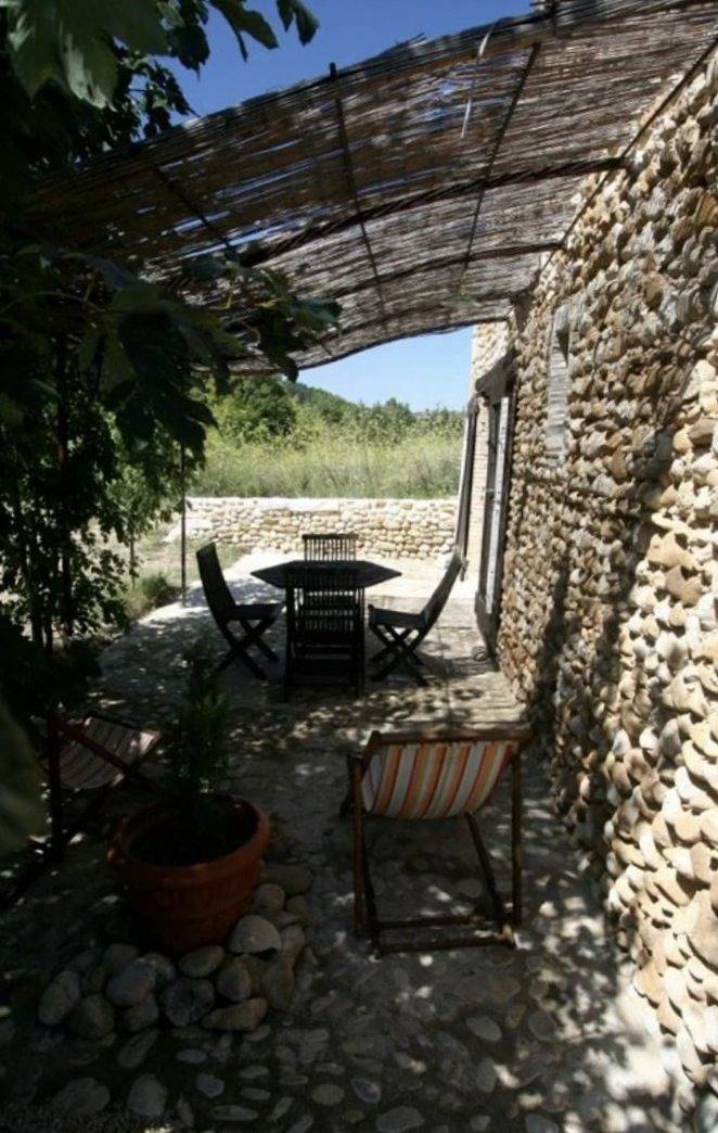 Gîte pour 5 personnes, avec piscine ainsi que terrasse et jardin