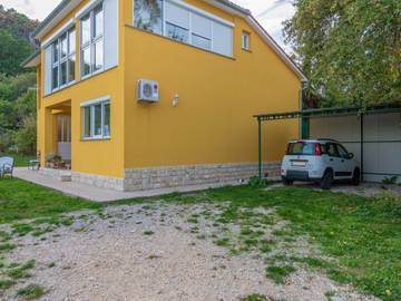 Ferienwohnung für 2 Personen, mit Terrasse und Garten in Labin