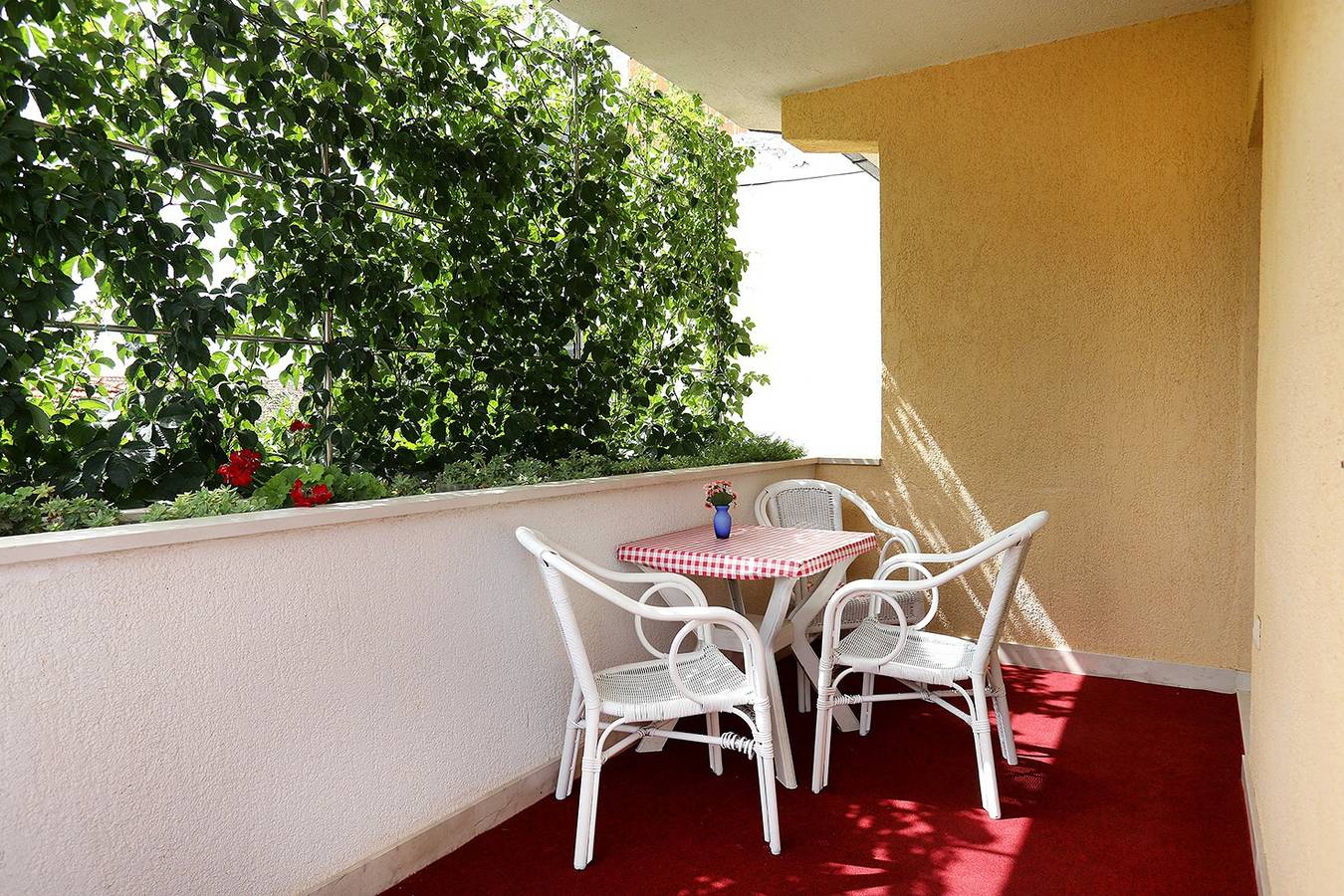 Ganze Wohnung, 1-Zimmer-Ferienwohnung mit Balkon Okrug Gornji, Ciovo A-22139-a in Okrug Gornji, Ciovo