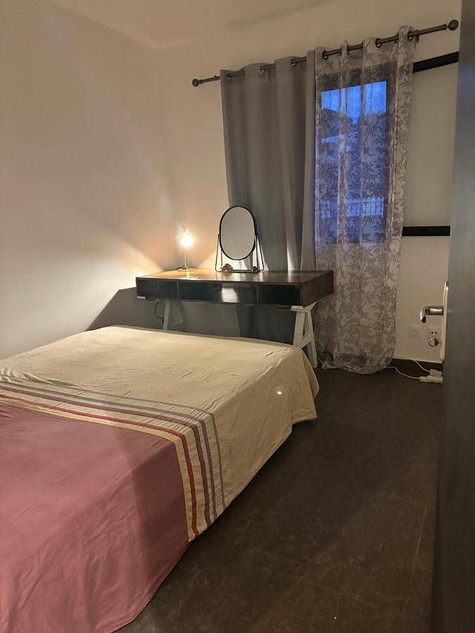 Gîte pour 2 personnes, avec vue et jardin ainsi que terrasse et piscine dans Trois Mares - 3