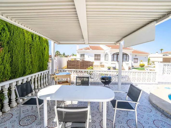 Villa pour 4 personnes, avec terrasse ainsi que jardin et piscine à Rojales - 3