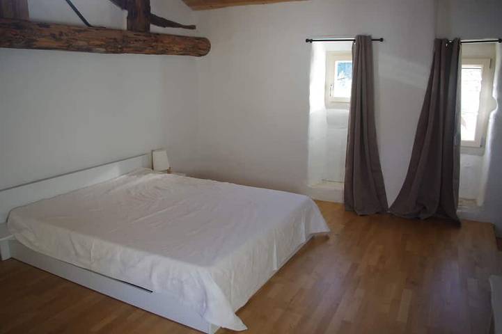 Location de vacances pour 6 personnes, avec terrasse et piscine à Notre-Dame-de-la-Rouvière - 2