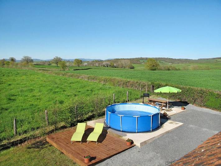 Location de vacances pour 6 personnes, avec terrasse et piscine, animaux acceptés à Ternant - 2