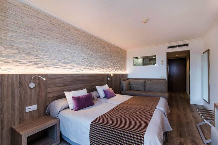 Hotel für 2 Personen, mit Balkon und Terrasse sowie Garten und Pool in Font de sa Cala - 2