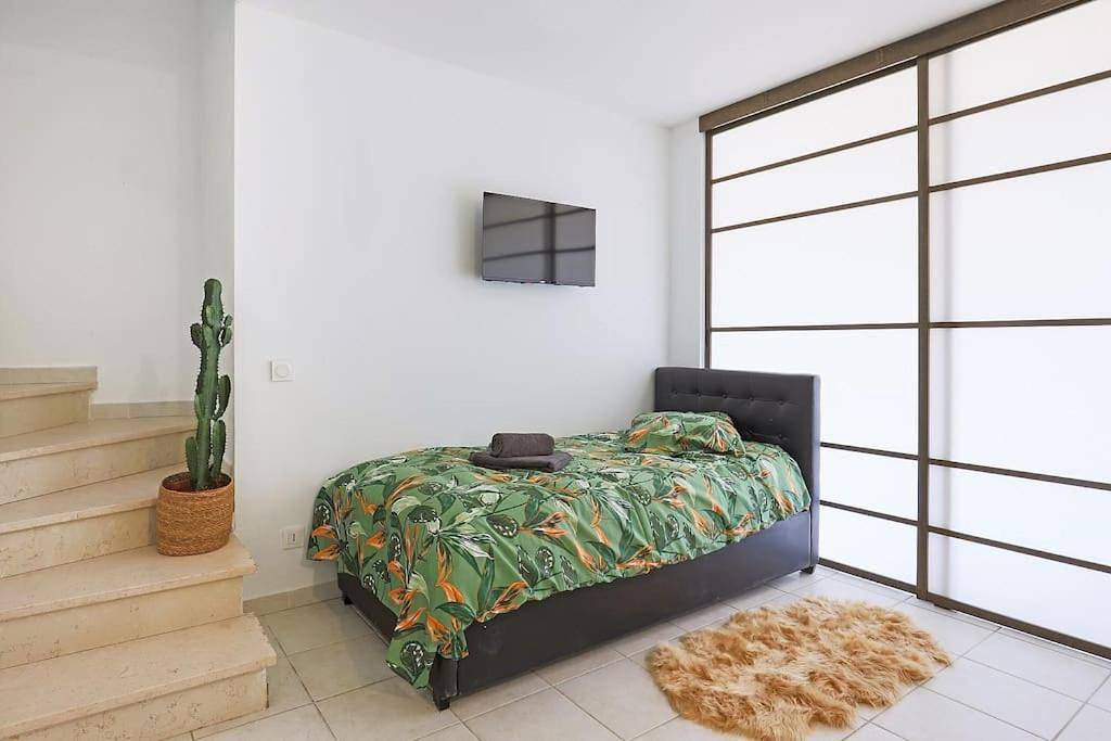Appartement entier, One-Bedroom Apartment in Albigny-sur-Saône, Lyon et ses environs