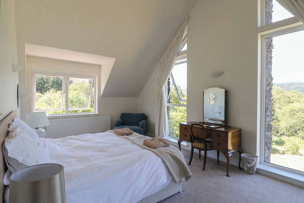 Sobrachan, family friendly, with hot tub in Kilmartin in Argyll & Bute