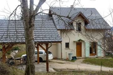 Cottage pour 6 personnes, avec jardin à Saint-Hilaire (Isère)