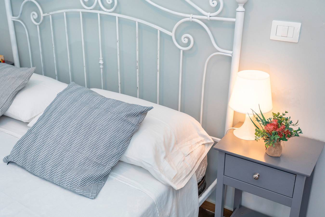 Entire apartment, Apartment 'Aparo House One' with Balcony, Wi-Fi and Air Conditioning in Catania, Catania Province