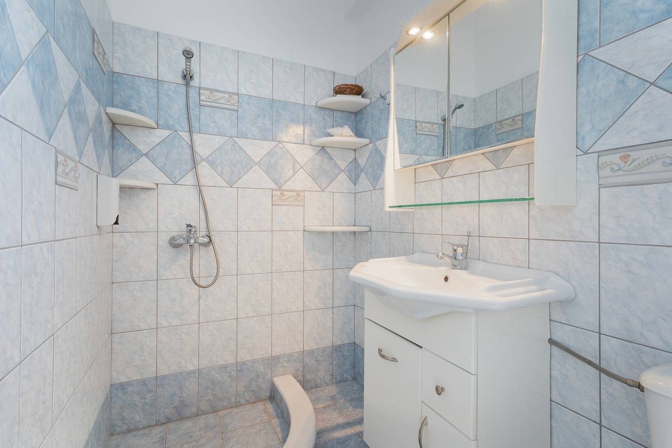 Vakantiehuis 'Blue Window Seaview Maisonette' met Zeezicht, Wifi en Airconditioning, foto 13