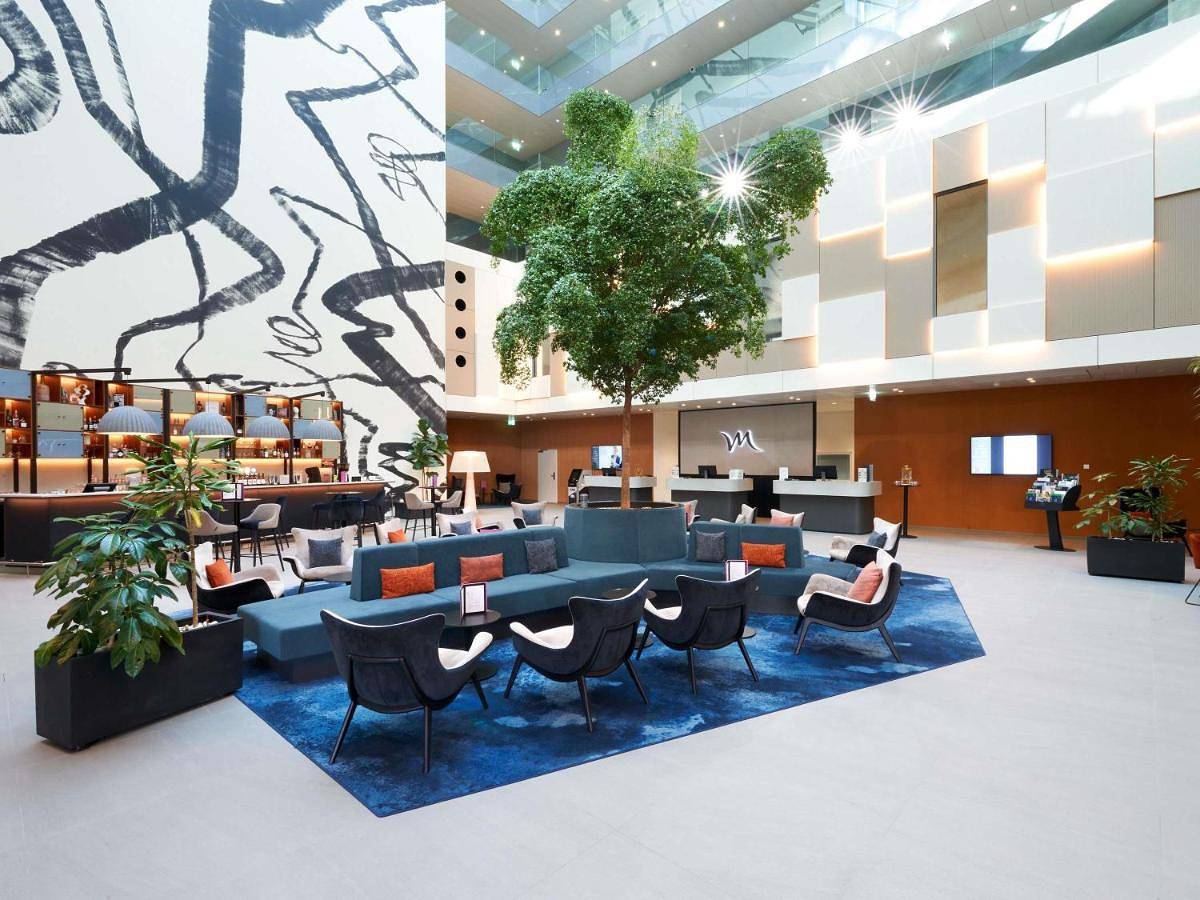 Mercure Geneva Airport in Meyrin 2 Village, Meyrin