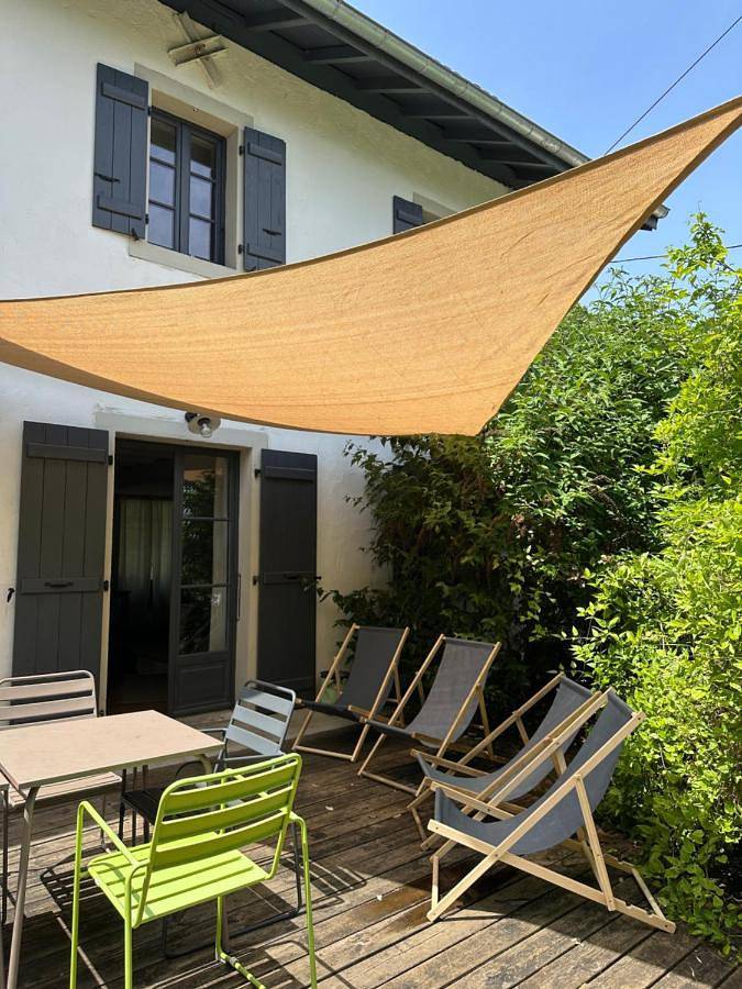Location de vacances pour 7 personnes, avec Terrasse ainsi que Jardin et Vue à Étrembières - 2