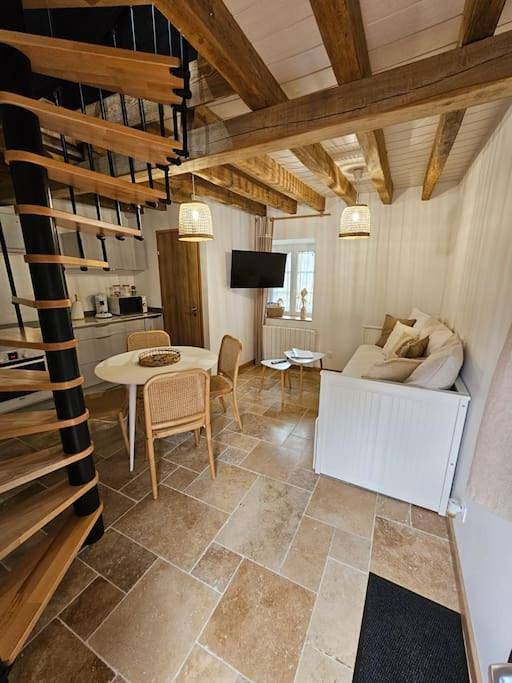 One-Bedroom House in Vineuil, Région de Blois