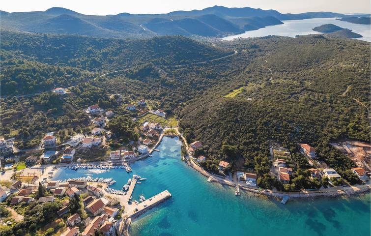 Location de vacances pour 8 personnes, avec terrasse, animaux acceptés à Sali - 2