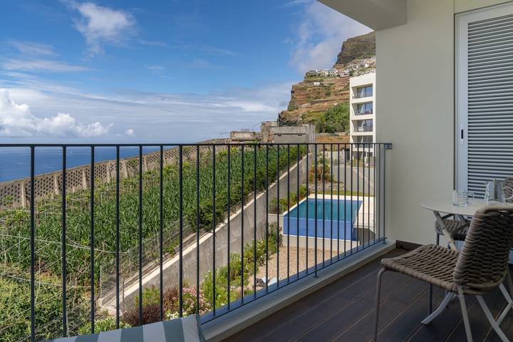 Ganze Wohnung, Vanni Atlântico Residence – Komfort mit Meerblick in Câmara de Lobos, Madeira