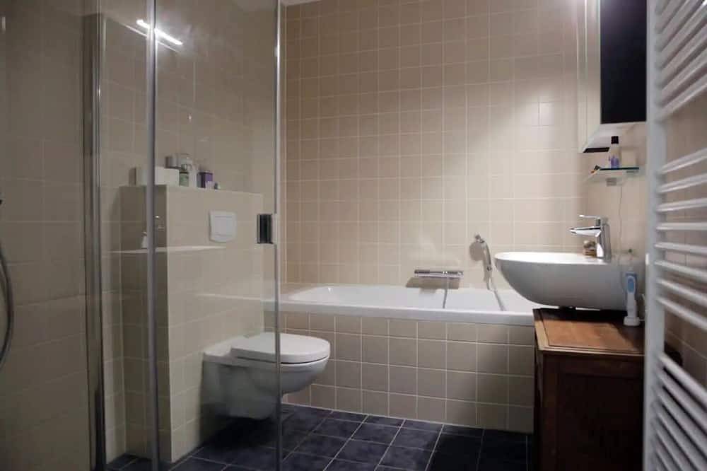 Amsterdam Town House With Private Garden & Parking in Amsterdam Oost, Holländische Küste