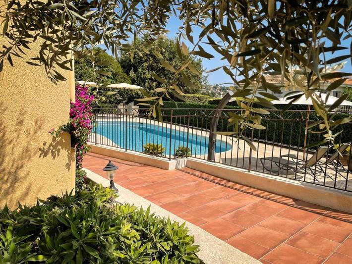 Hotel para 2 personas, con jardín además de vistas y piscina - 1