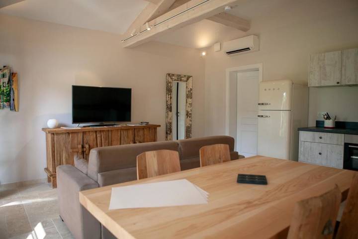 Gîte pour 2 personnes, avec jardin ainsi que terrasse et vue à Ramatuelle - 3