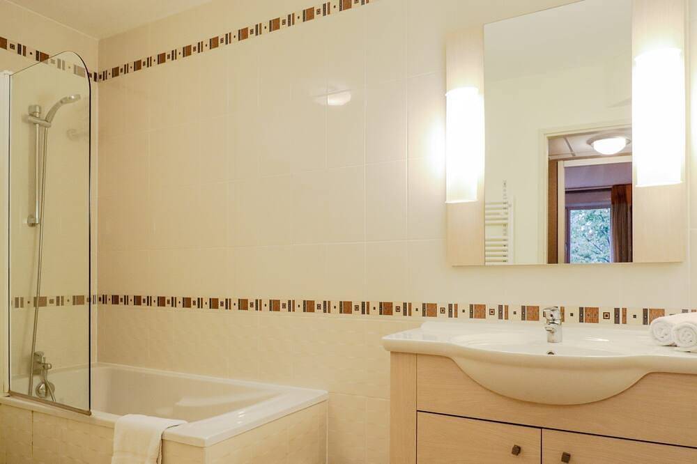 Scenic Retreat near Lake Geneva, Jura forests and Mont Blanc in Divonne-les-Bains, Gex