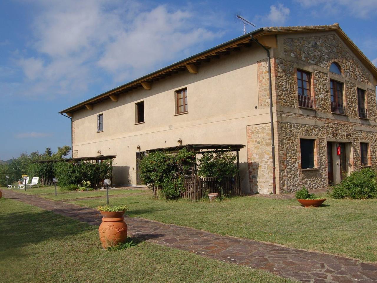 Schönes Ferienhaus in Volterra mit Großem Garten in Volterra, Pisa Provinz