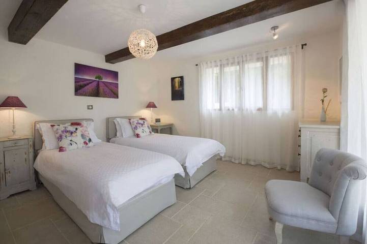Villa pour 10 personnes, avec Terrasse et Jardin à Le Castellet - 2