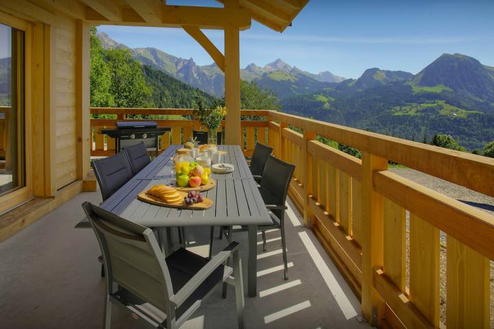 Spacious chalet for 11 with jacuzzi, near village and pistes - Ovo Network in Manigod, Región de Annecy