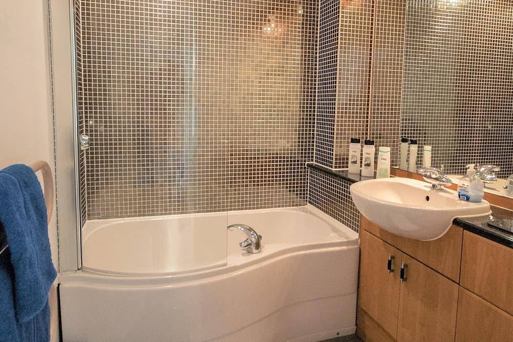 Entire apartment, Coastal Apartments - Wales (Ground Floor) in Llanelli, Carmarthenshire
