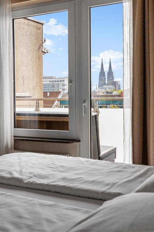 Ferienwohnung für 2 Personen, mit Ausblick und Balkon in Köln