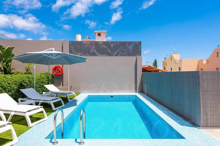 Location de vacances pour 6 personnes, avec balcon et jardin dans Los Menores