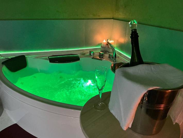 Appartamento per 8 persone, con idromassaggio e balcone a Lequile