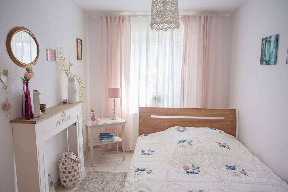Ganze Wohnung, Helle und freundliche Ferienwohnung für 1-2 Personen in Wüstenrot, Stuttgart Region