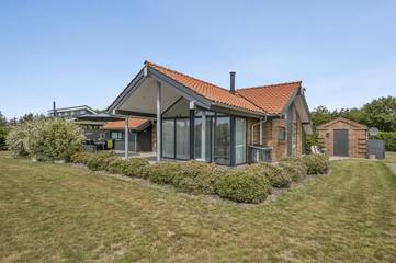 Ferienhaus für 6 Personen, mit Whirlpool und Terrasse sowie Sauna in Stauning