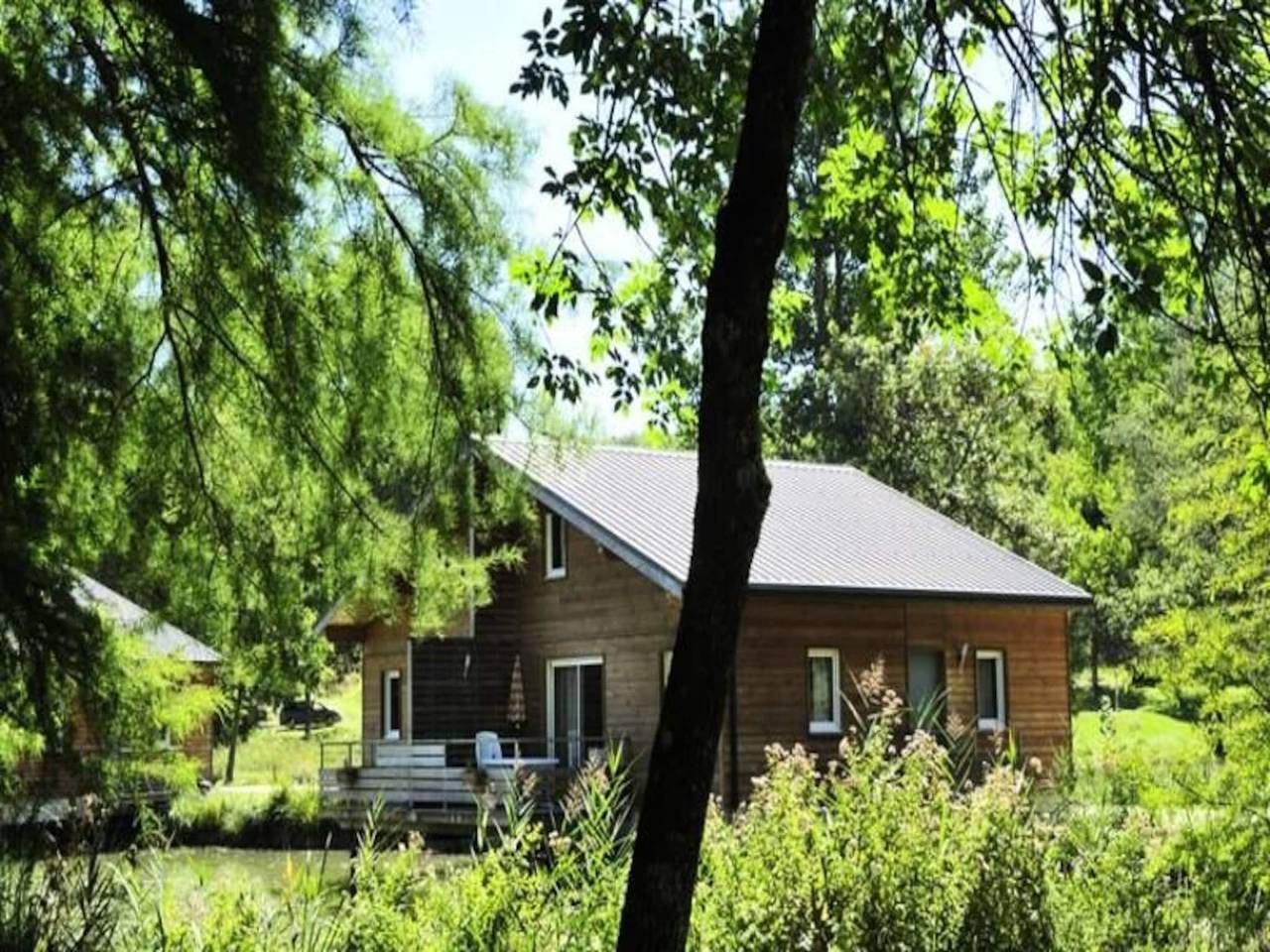 Appartement entier, Cottage à Coly avec accès privé au lac in La Cassagne, Périgord Noir