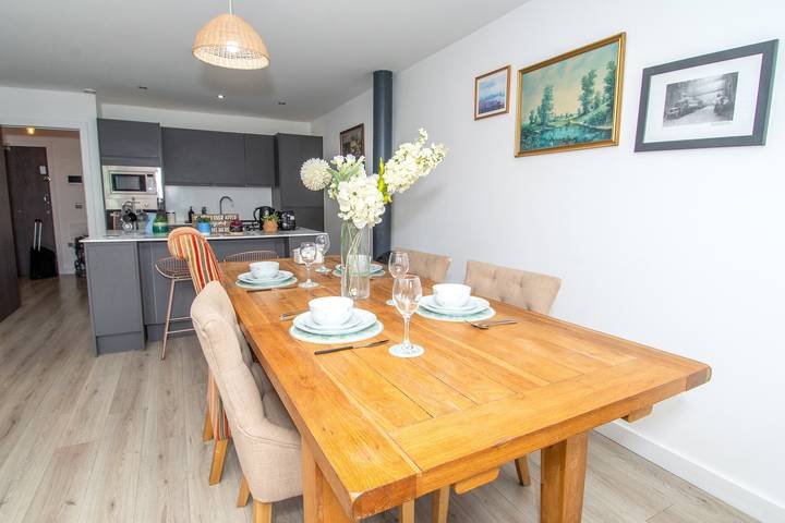 Ganze Ferienwohnung, Ferienwohnung für 4 Personen mit Balkon in Bradford, Westliches Yorkshire