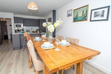 Holiday Apartment for 4 People in Bradford, West Yorkshire, Photo 3