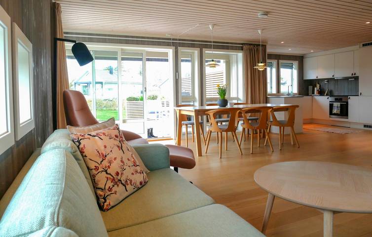 Ferienhaus für 8 Personen mit Garten in Arendal