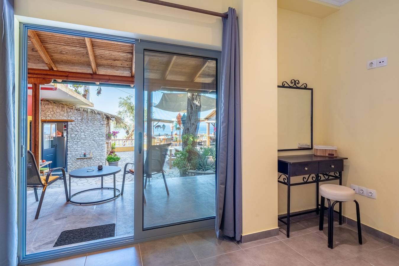 Gehele studio, Studio Appartement 'Met Uitzicht op Zee 2' met Uitzicht op Zee, Wifi en Airconditioning in Pelekas, Corfu
