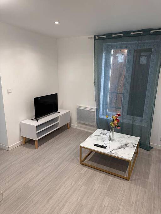 Appartement entier, One-Bedroom Apartment in Monthyon, Seine-et-Marne