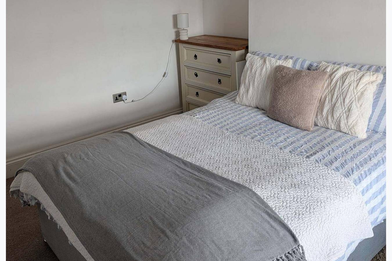 Entire holiday apartment, Georgian Apartment Sleeps 2 with Wifi in Shrewsbury, Shropshire