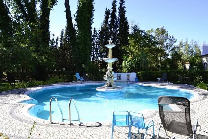 Location de vacances pour 3 personnes, avec piscine ainsi que vue et jardin à Abrantes - 3